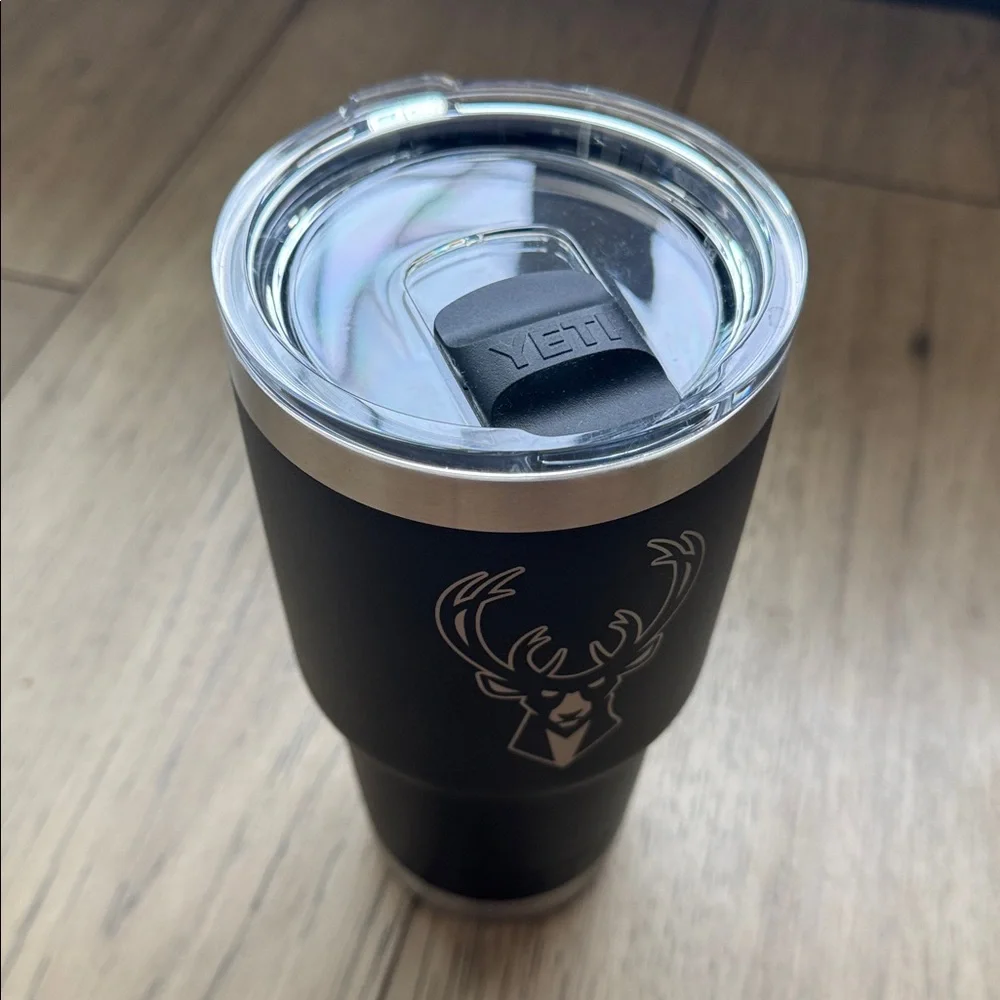 Yeti milwaukee bucks